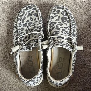 Hey Dudes - cheetah print - gray